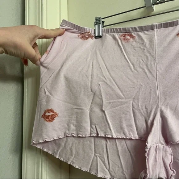 Skims Valentine’s Day Lipstick Sleep Shorts XL - Picture 5 of 12
